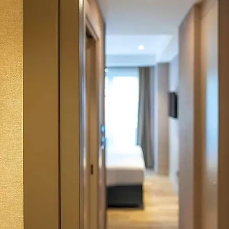 Emilion Hotel 3*